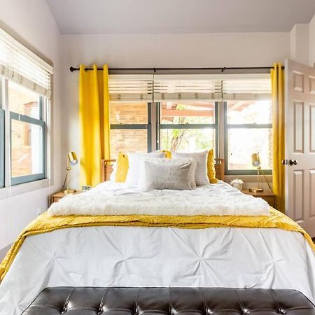 2Br Home W Parking Downtown Charm In Full Bloom! 土桑 外观 照片