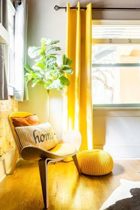 2Br Home W Parking Downtown Charm In Full Bloom! 土桑 外观 照片