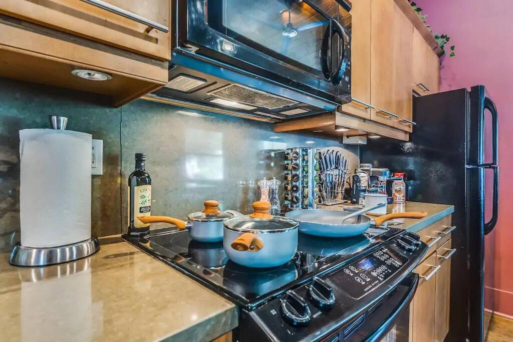 2Br Home W Parking Downtown Charm In Full Bloom! 土桑 外观 照片