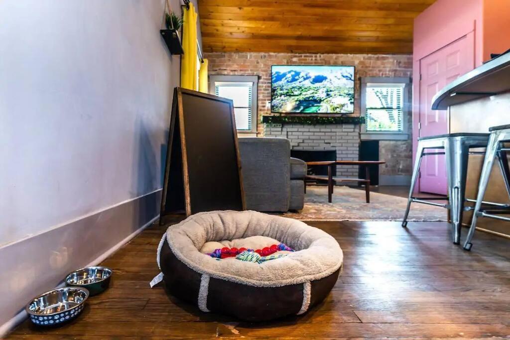 2Br Home W Parking Downtown Charm In Full Bloom! 土桑 外观 照片