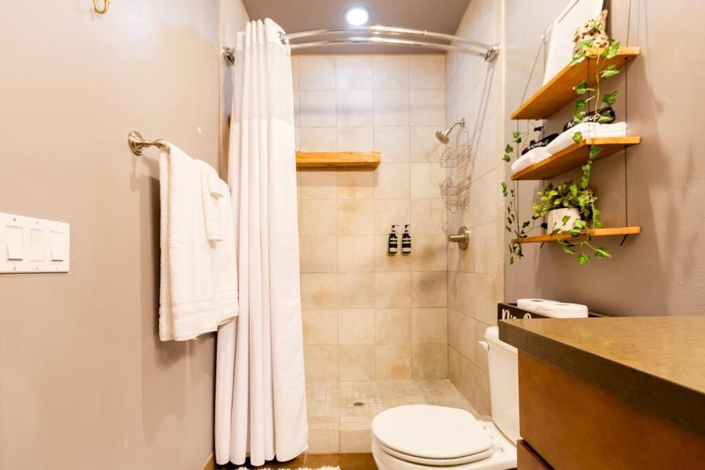 2Br Home W Parking Downtown Charm In Full Bloom! 土桑 外观 照片