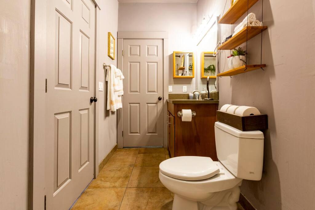 2Br Home W Parking Downtown Charm In Full Bloom! 土桑 外观 照片